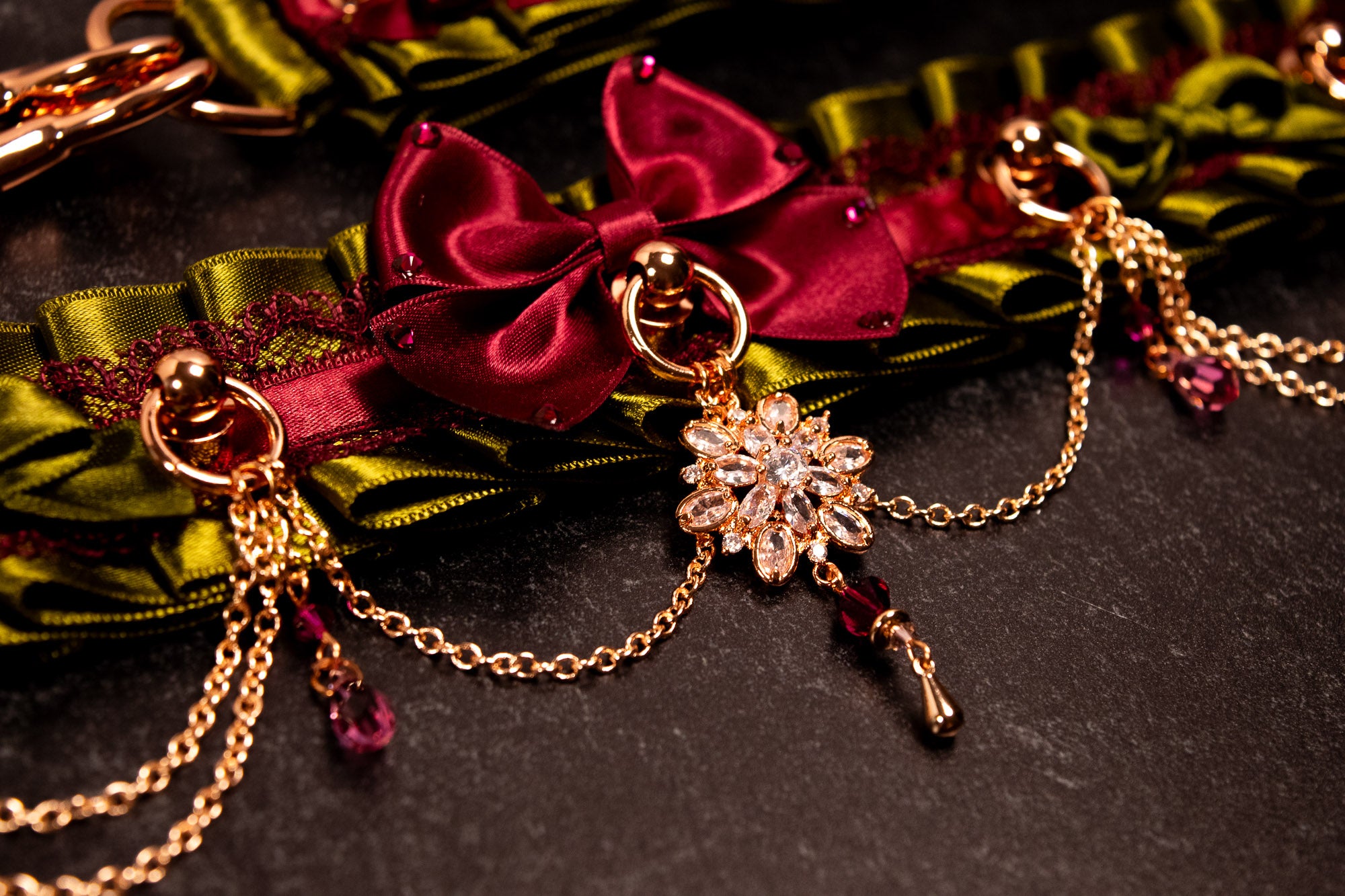 "Juliette" - 12.5" - 15" Moss & Burgundy Luxury Collar