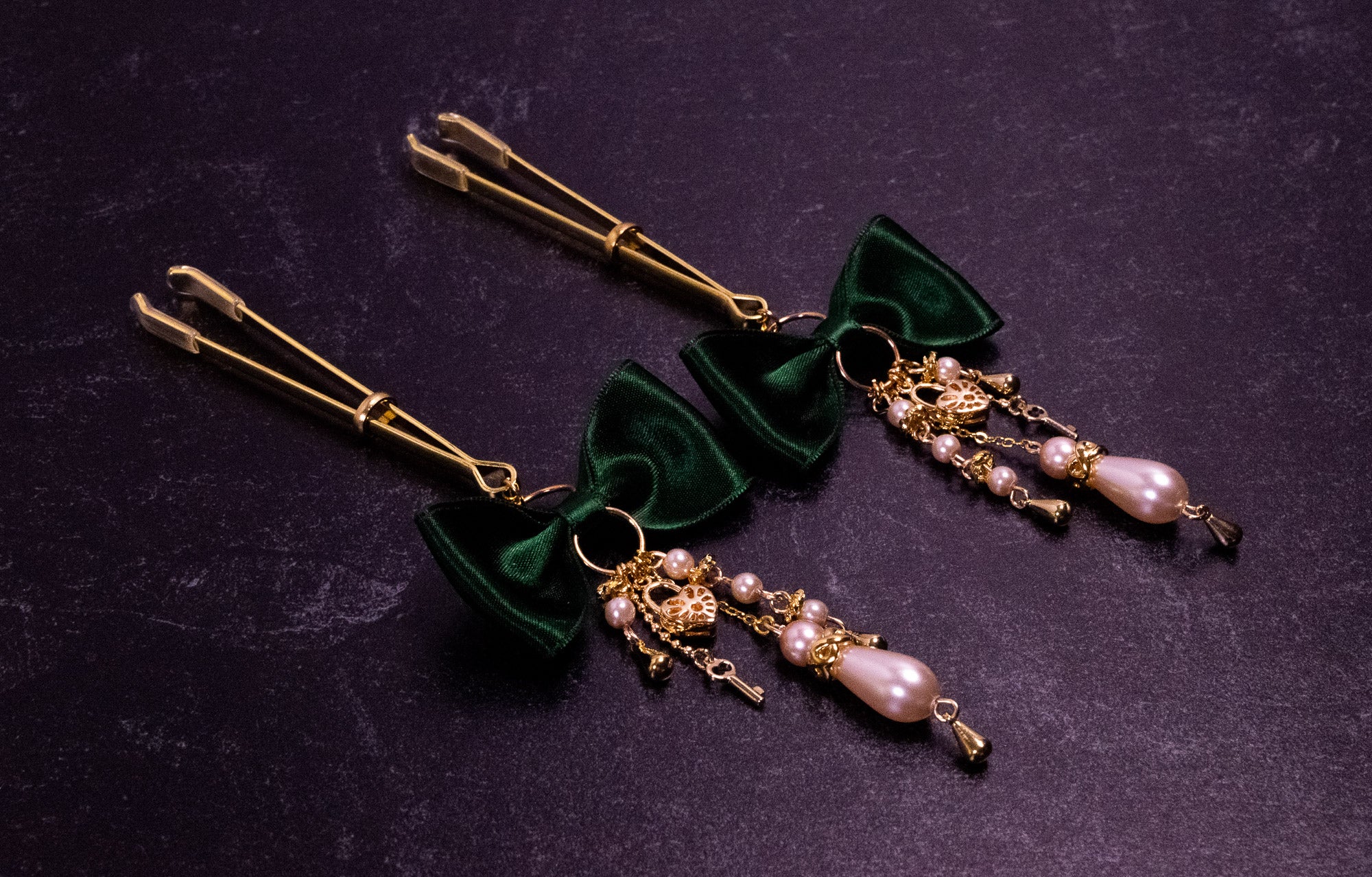 Deluxe Hunter Green Bow Tweezer Nipple Clamps in Gold