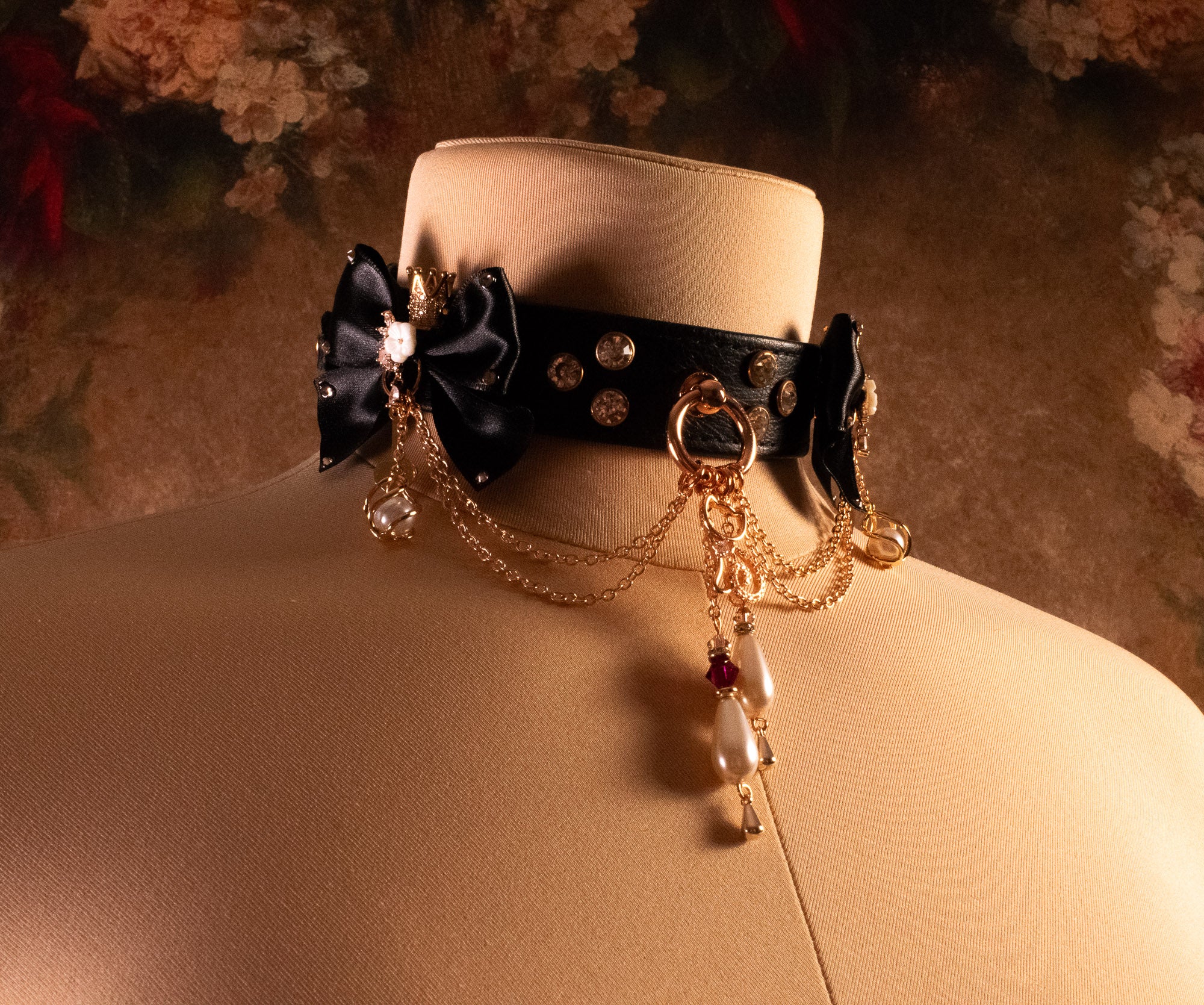 12.5" - 15" - "Crowned Familiar" Black Leather & Rose Gold Bondage Collar