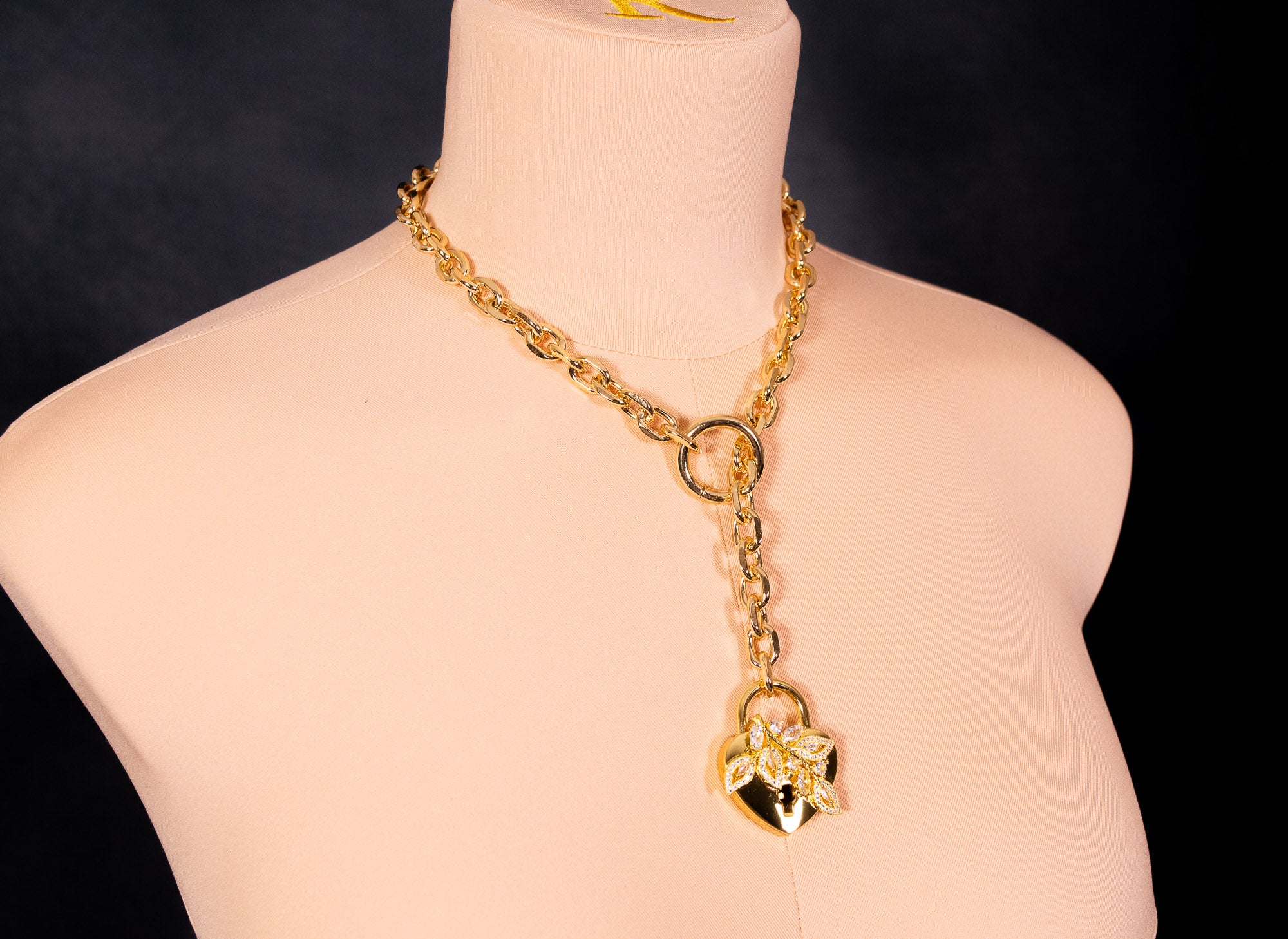 Gold Deluxe "Luxury Leaf" Lock Slip Chain Collar _ LIMITED _