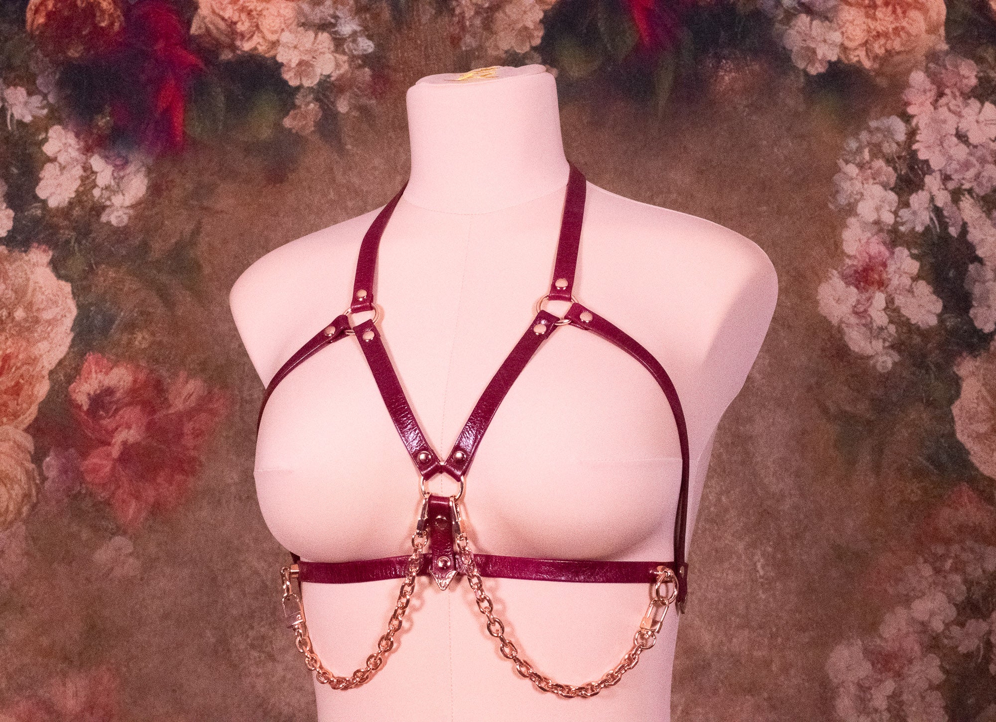 BUST HARNESS - Cherry Leather _ LIMITED _