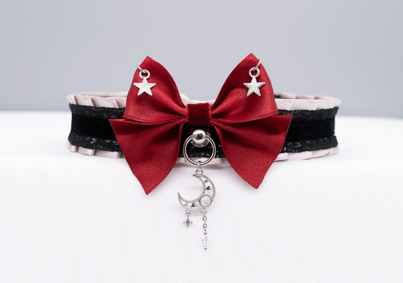 Witchy Blood Moon Dusty Lilac, Red and Black Velvet Collar