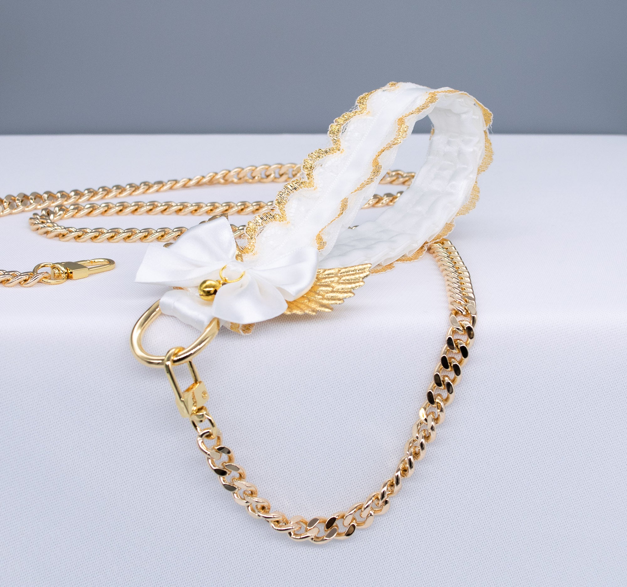 White Lace Winged Bow - Gold Leash