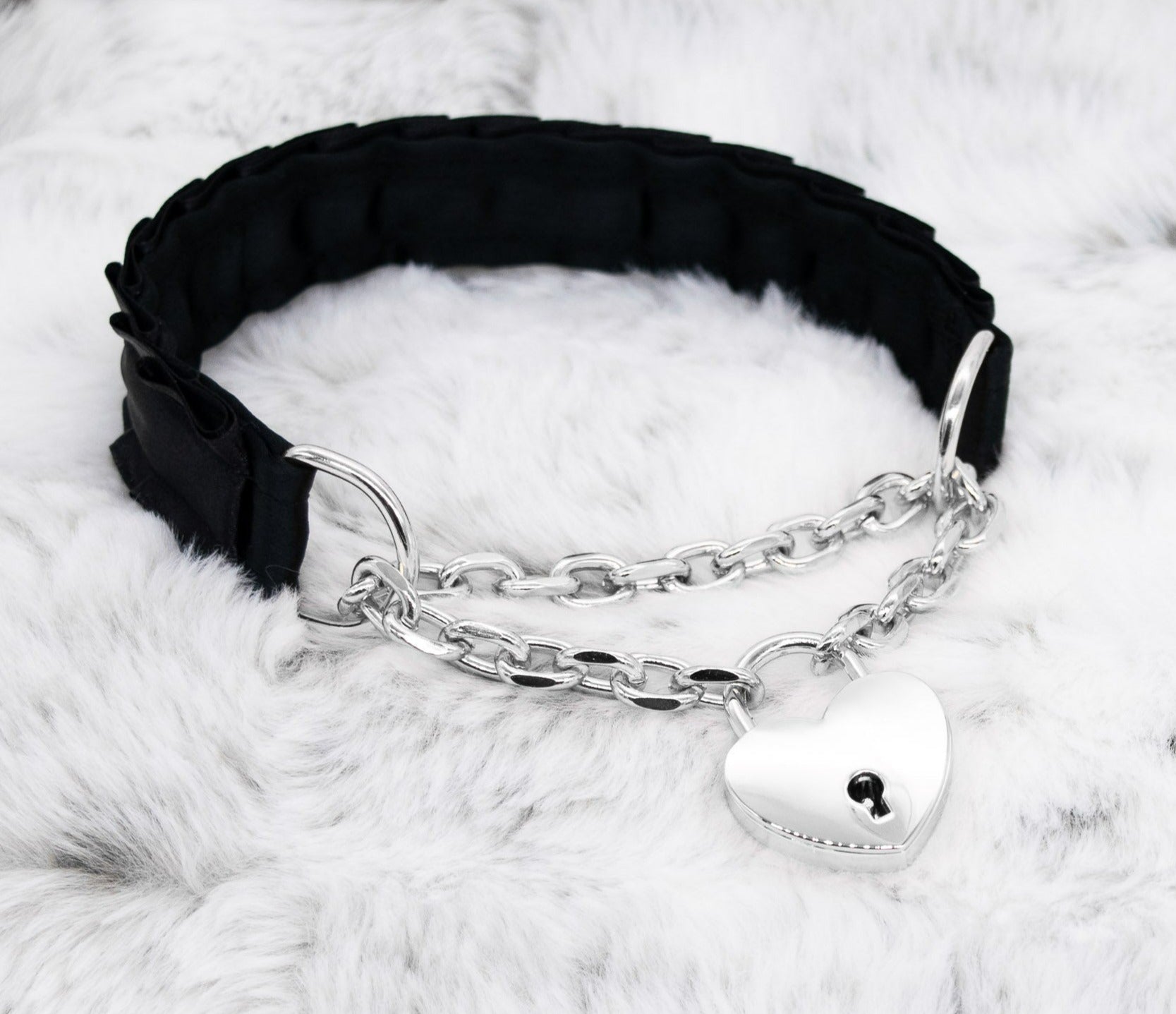 Black Front-Locking Martingale BDSM Collar