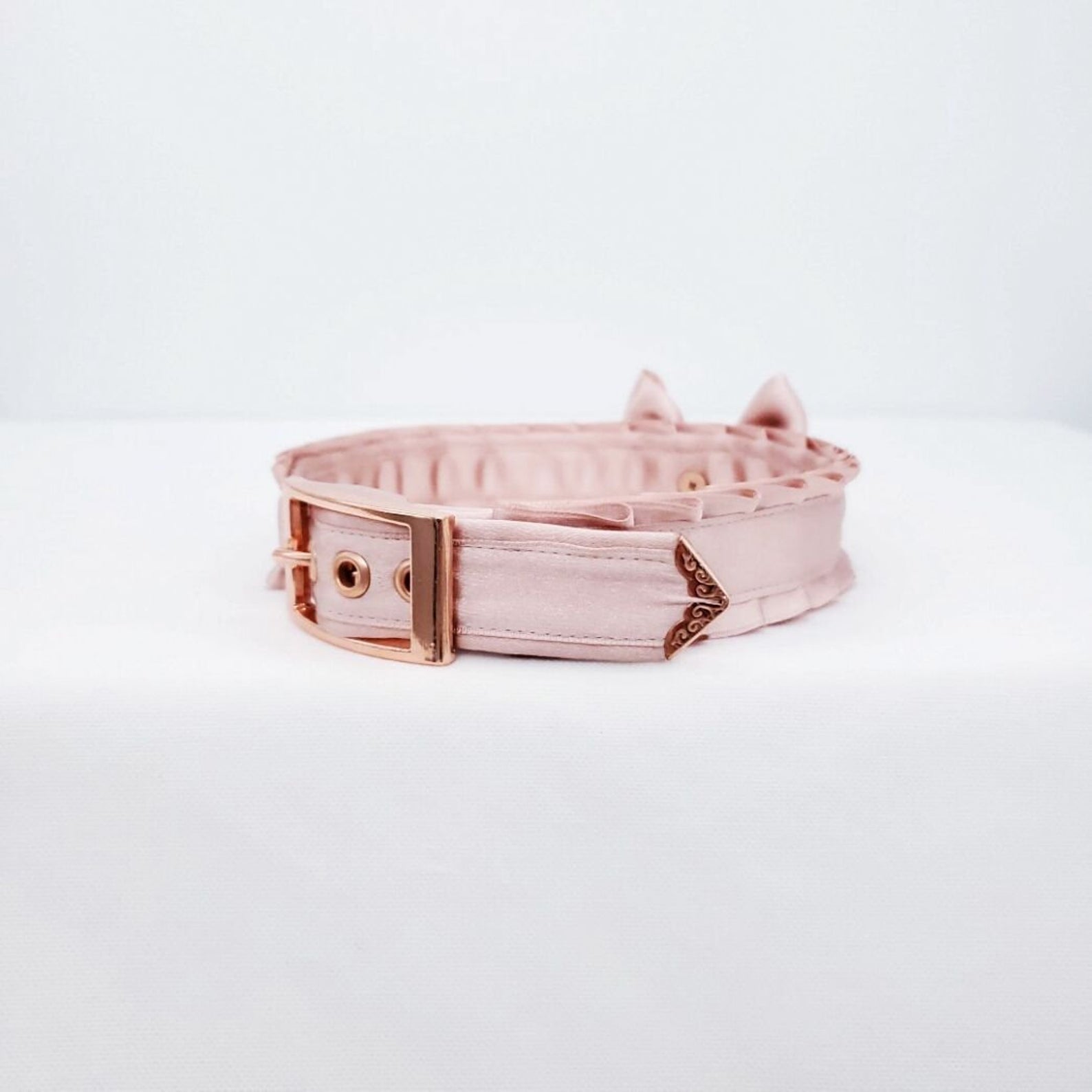 Simple Rose Gold Luxury Collar