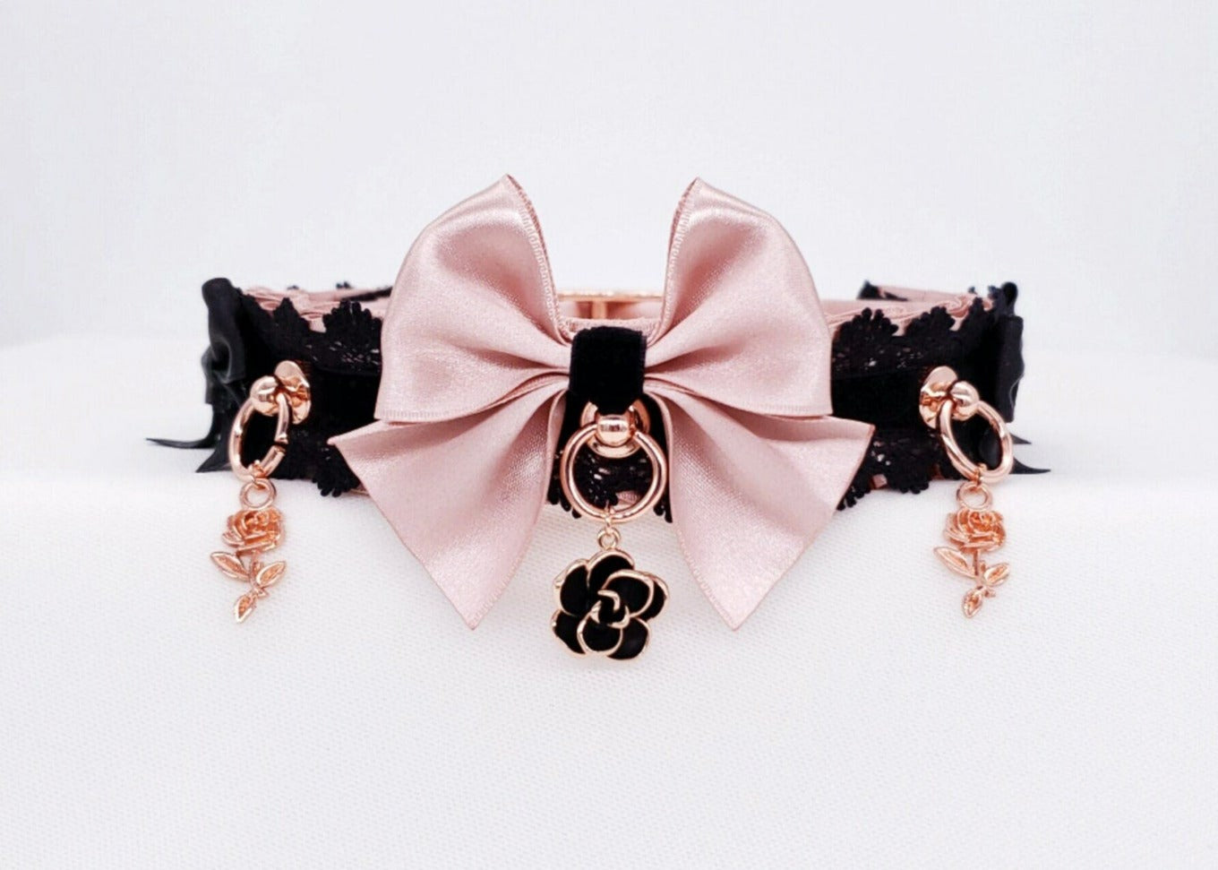 Rose Garden - Rose Gold and Black Lace Collar